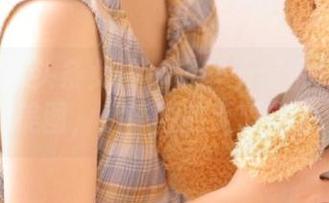 TouTiao头条女神 - 沉醉于信悦儿的浴室写真美图，感受她的无限魅力.txt
