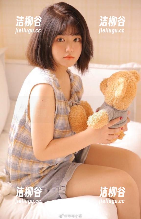 TouTiao头条女神 - 沉醉于信悦儿的浴室写真美图，感受她的无限魅力.txt