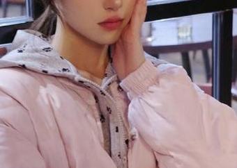 UGirls尤果网 - 探索Angela楚楚的白衬衫魅力：这些原图照片展示了她轻盈洒脱的优雅气质，值得收藏！.txt