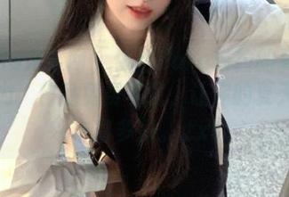 UGirls尤果网 - 体验Zora若拉的夏日摄影魅力，作品免费下载，让你的夏天更加丰富多彩。.txt