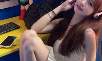 UGirls尤果网 - 张栩菲居家写真精选集，记录平凡生活中的非凡艺术.txt