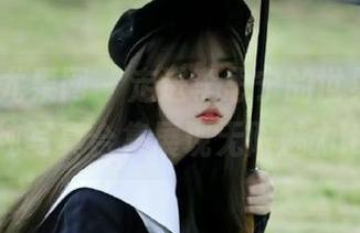 UGirls尤果网 - 走进李思宁的世界，最新清纯写真合集展现无限魅力.txt