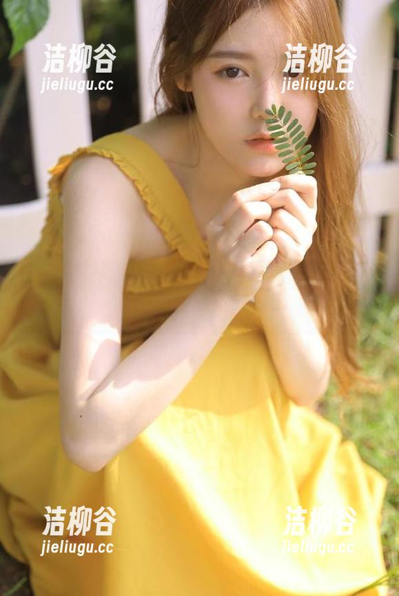 UGirls尤果网 - 李思宁高清礼服写真合集：典雅与风格并存的绝美视觉体验.txt