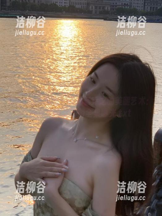 UGirls尤果网 - 探秘杨乔之的美腿艺术：精彩作品及原图全集曝光.txt