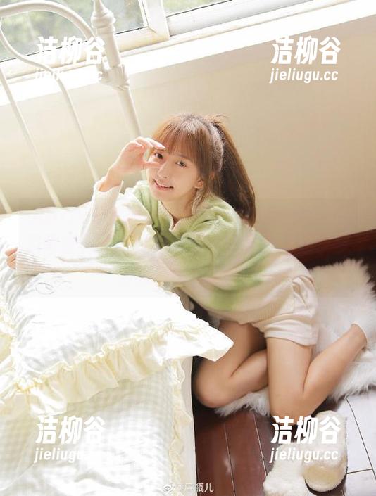 UGirls尤果网 - 在若彤BOOMBOOM的居家世界里，全套写真让你心动不已、梦回温馨时光！.txt