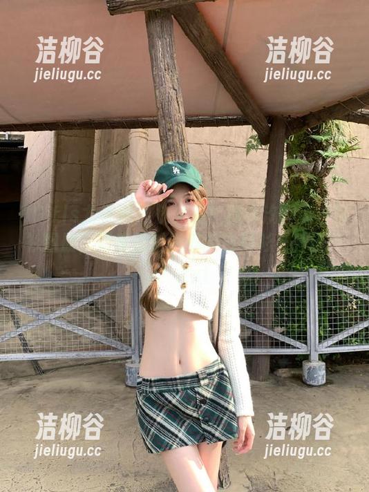 UGirls尤果网 - 快来看！颜亦汐最新白衬衫图册，简直是时尚界的白衬衫“神话”！.txt