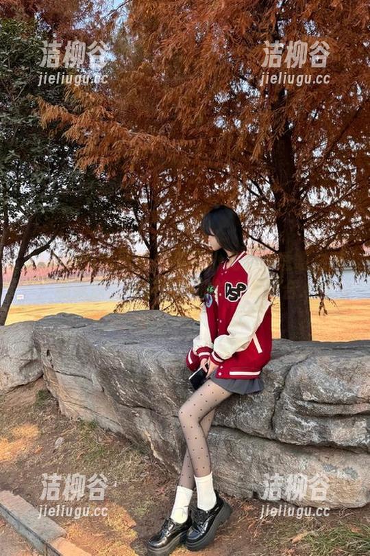 XIAOYU语画界 - 感受小尤奈的透明之美：细腻原图与丰富图册的完美融合.txt