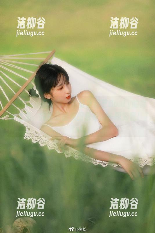 XIAOYU语画界 - 体验徐莉芝Booty的裸足之美，完整原图和图包等你一探究竟！.txt