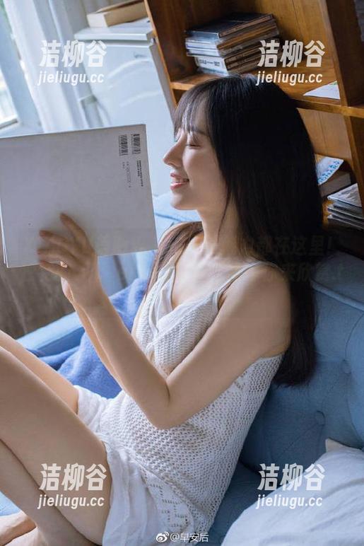 XIAOYU语画界 - 每一寸魅力都在这里！独特的玥儿玥er美腿写真合集等你来欣赏.txt