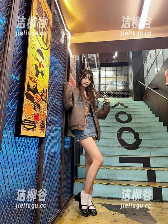 XIAOYU语画界 - 郑颖姗Bev水手服摄影合集全新更新，感受浪漫的海洋主题.txt