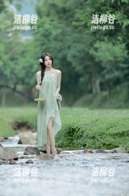 XINGYAN星颜社 - 绝美柴婉艺Averie空姐写真作品，获取稀缺视觉资源指南.txt
