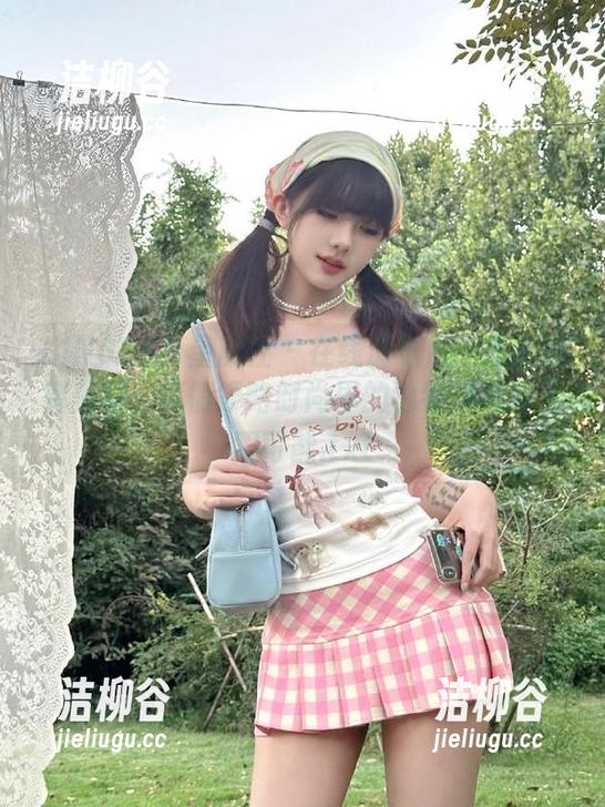 XINGYAN星颜社 - 在线浏览白一晗的短裤美图，尽情领略时尚界的独特风潮与无限可能.txt