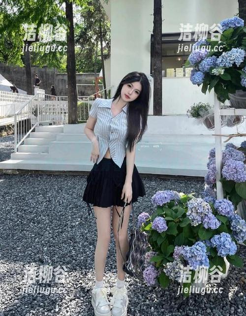 XINGYAN星颜社 - 独享雪千寻水手服私拍资源，感受青春气息的诱惑.txt