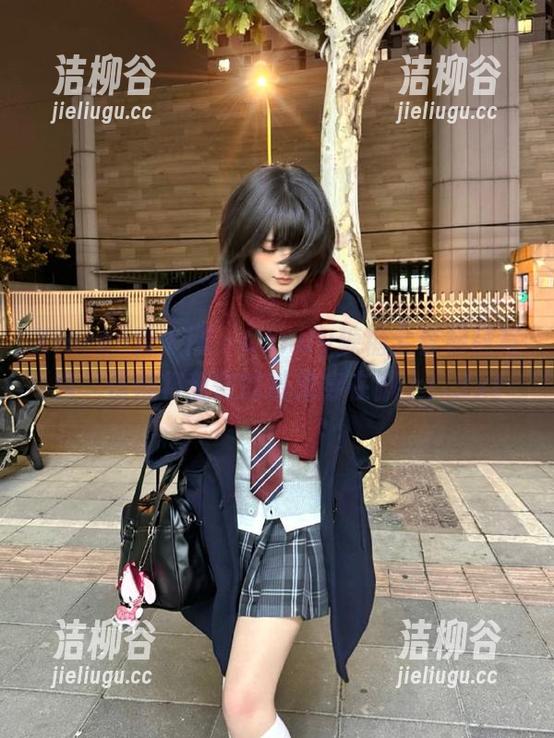 Xiuren秀人网 - Candy糖糖全套棉袜写真，仿佛将甜蜜的糖果穿在脚上！.txt