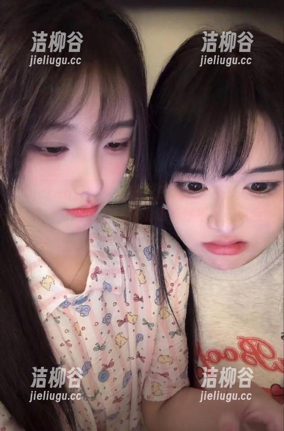 Xiuren秀人网 - 观看Elise谭晓彤美脚写真，领略她如何将优雅与性感完美结合.txt