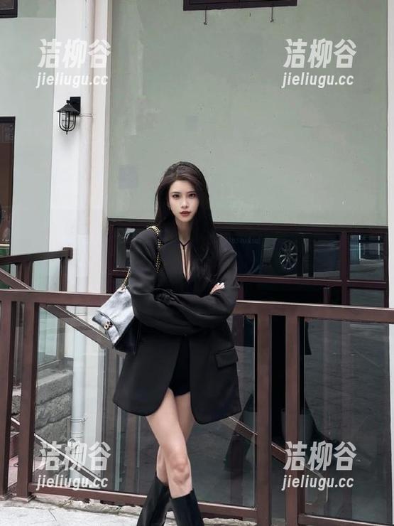 Xiuren秀人网 - 探索Elise谭晓彤无圣光图集中的“花嫁”形象，真相让人大跌眼镜.txt