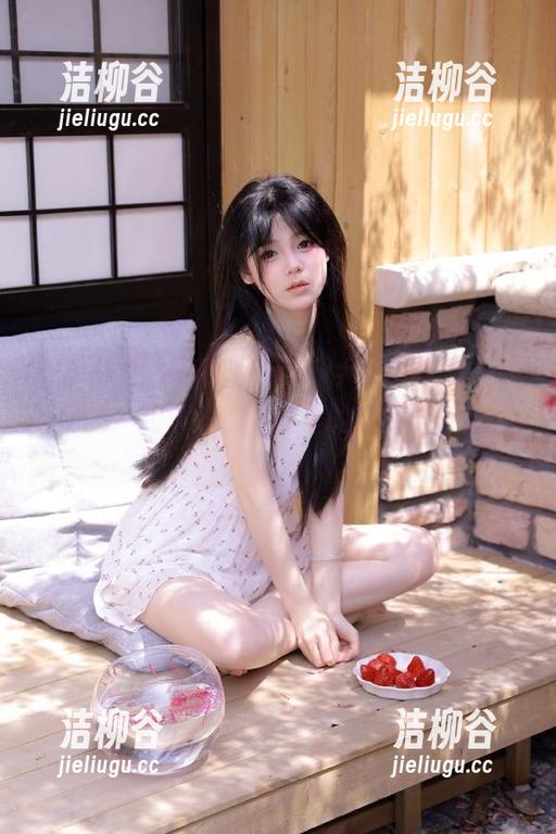 Xiuren秀人网-Emily尹菲 Xiuren秀人网 - Emily尹菲分享护士写真作品:用镜头捕捉护理的奉献与关爱.txt