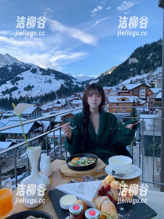 Xiuren秀人网 - 全球都在追的Mieko林美惠子最新自拍写真集，真是让人由衷想赞！.txt