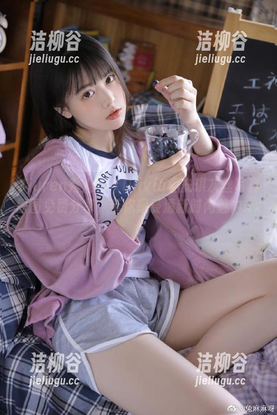 Xiuren秀人网 - Olivia童安琪灰丝写真原图免费分享，带你感受清新时尚魅力.txt