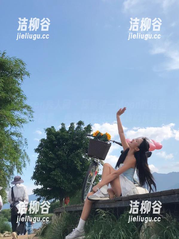 Xiuren秀人网 - 探索伊一Moon的浴室精选作品集，感受她在水中绽放的优雅与魅力.txt
