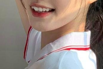 Xiuren秀人网 - 无圣光夏旖诺写真：裤里丝原图呈现季节的瞬间.txt