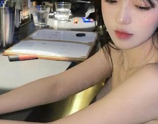 Xiuren秀人网 - 奈奈子天使图包分享来袭——即使逗趣自嘲，依然让人心动不已！.txt