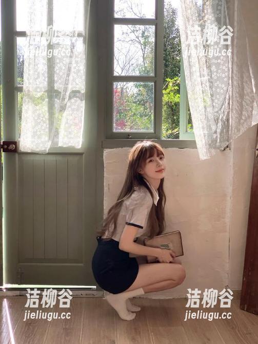 Xiuren秀人网 - 最新图库：奶茶味的包子白色作品，绽放清新气质引人入胜.txt