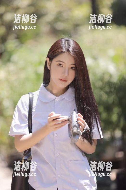 Xiuren秀人网 - 在线浏览安然Maleah女王的精选写真图片，带你领略她不为人知的艺术气质.txt
