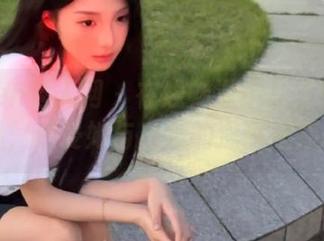 Xiuren秀人网 - 在线畅游小尤奈的瑜伽作品，感受她与自然的深度连接.txt