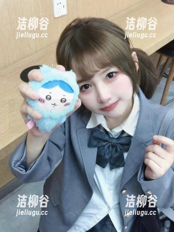 Xiuren秀人网 - 小狐狸Kathryn宛如仙子礼服图包，梦幻合集等你来赏.txt