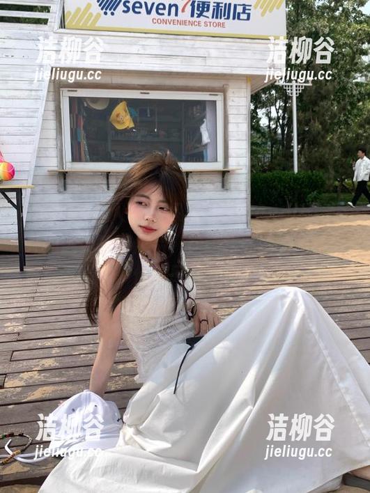 Xiuren秀人网 - 探索“小甜angle”学妹的绝美写真作品，在线感受她的独特个性与风格.txt