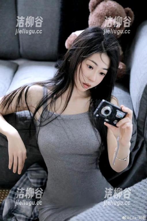 Xiuren秀人网 - 一秒变女神，小纯子最新比基尼照片强势来袭！.txt