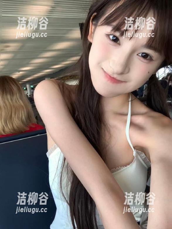 Xiuren秀人网-戴渃欣 Xiuren秀人网 - 戴渃欣带你漫游粉色时光:写真集下载,开启梦幻之旅.txt