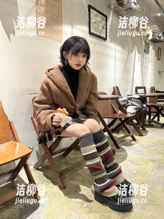 Xiuren秀人网-杨晨晨Yome Xiuren秀人网 - 杨晨晨Yome牛仔裤图集:精选每一帧,展现青春活力与独特风格.txt
