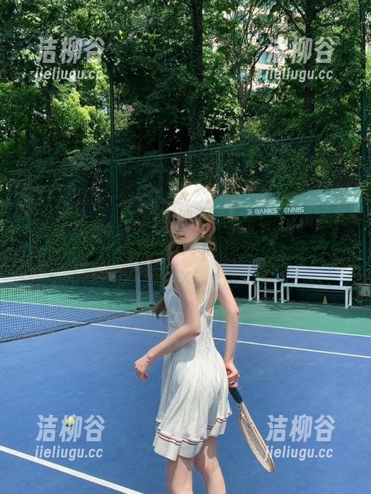Xiuren秀人网 - 在迪士尼的假象中舞动——林子欣reya的高清美图与旅拍趣事分享.txt