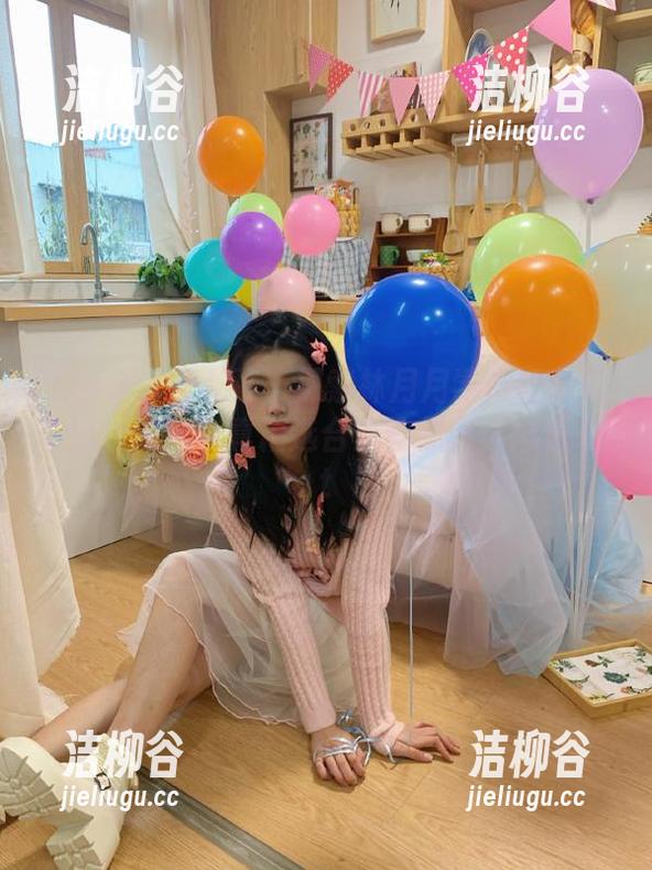 Xiuren秀人网-林月月 Xiuren秀人网 - 探索林月月学姐的奇幻世界:她的写真精选合集让你流连忘返.txt