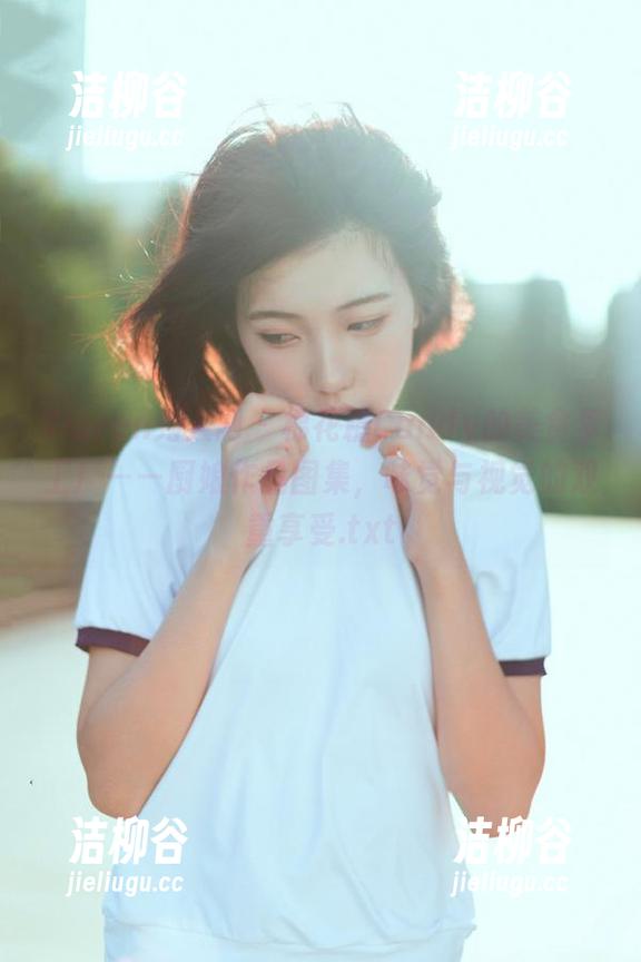 Xiuren秀人网 - 棉花糖Candy的美食梦工厂——厨娘作品图集，味觉与视觉的双重享受.txt