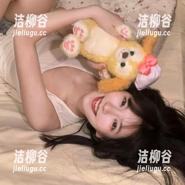 Xiuren秀人网-甜七七 Xiuren秀人网 - 体验甜七七的白色魅力,高清写真作品集带你领略无与伦比的视觉盛宴.txt