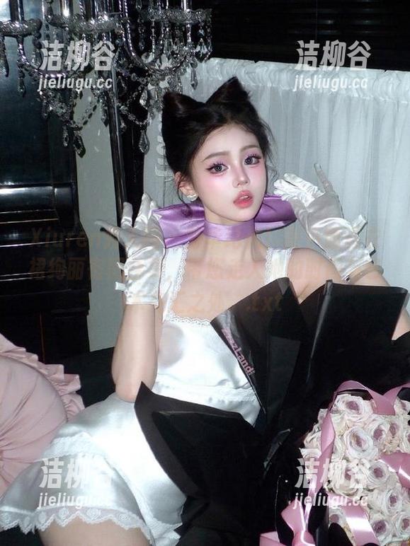 Xiuren秀人网 - 芳华绝代！谢小蒽连衣裙绚丽宿图合集，带您走入她的时尚与艺术交汇之处。.txt
