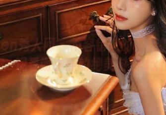 Xiuren秀人网 - 不容错过的牛仔裤图包，观看谢小蒽的绝美时刻.txt