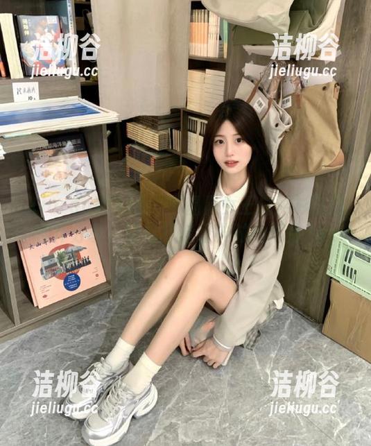 Xiuren秀人网 - 邹晶晶女王白衬衫高清佳作分享，轻松打造经典时尚风格.txt
