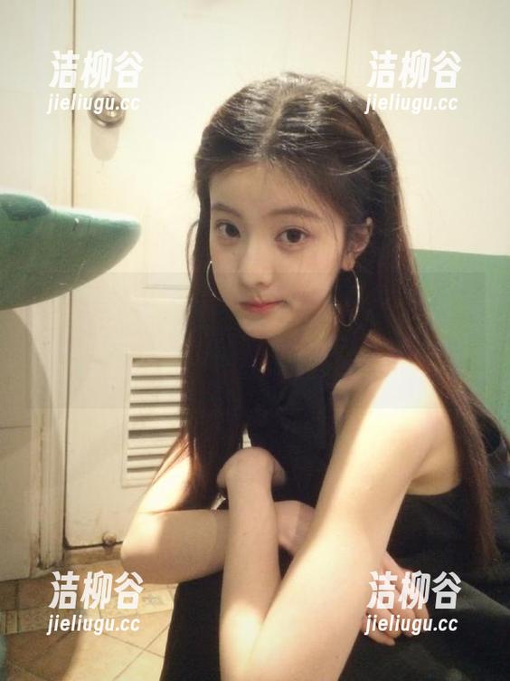 Xiuren秀人网-陶喜乐_lele Xiuren秀人网 - 陶喜乐_lele黑白摄影图集:免费的艺术体验,带你进入她的黑白梦境.txt