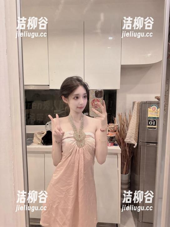 Xiuren秀人网-韩静安 Xiuren秀人网 - 最新资源!不一样的韩静安吊带写真,突破传统的性感界限.txt