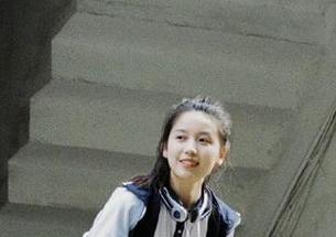 Xiuren秀人网 - 顾乔楠震撼来袭，黑白图包更新，揭秘她镜头背后的情感世界！.txt