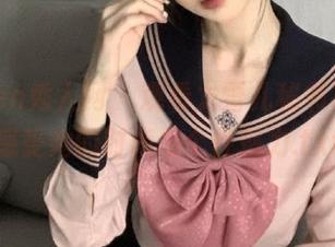 Xiuren秀人网 - 观看龙雪儿秘书写真，感受她的时尚与个性魅力.txt