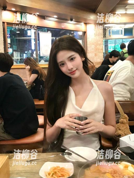 YouMi尤蜜荟 - 尽情欣赏周于希的美足作品集：每一张都是闪耀的足部资源！.txt