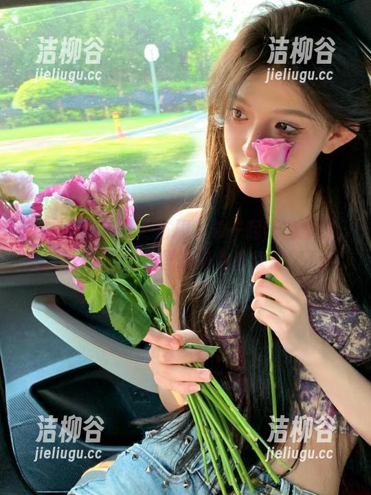 YouMi尤蜜荟 - 与周于希一起畅游沙滩，独家比基尼全套图集等你来欣赏！.txt