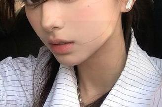 YouMi尤蜜荟 - 奇幻色彩的娜娜TINA套装图集，写真中诉说着独特故事，带你进入梦境！.txt