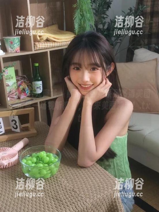 YouMi尤蜜荟 - 熊小诺御姐系列高清美图，仿佛一场视听盛宴，带来美丽冲击！.txt