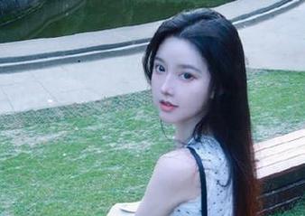 YouWu尤物馆 - 免费图册精选：发现陆萱萱Cecilia的裸足照片，唤醒你内心的热情与创意！.txt